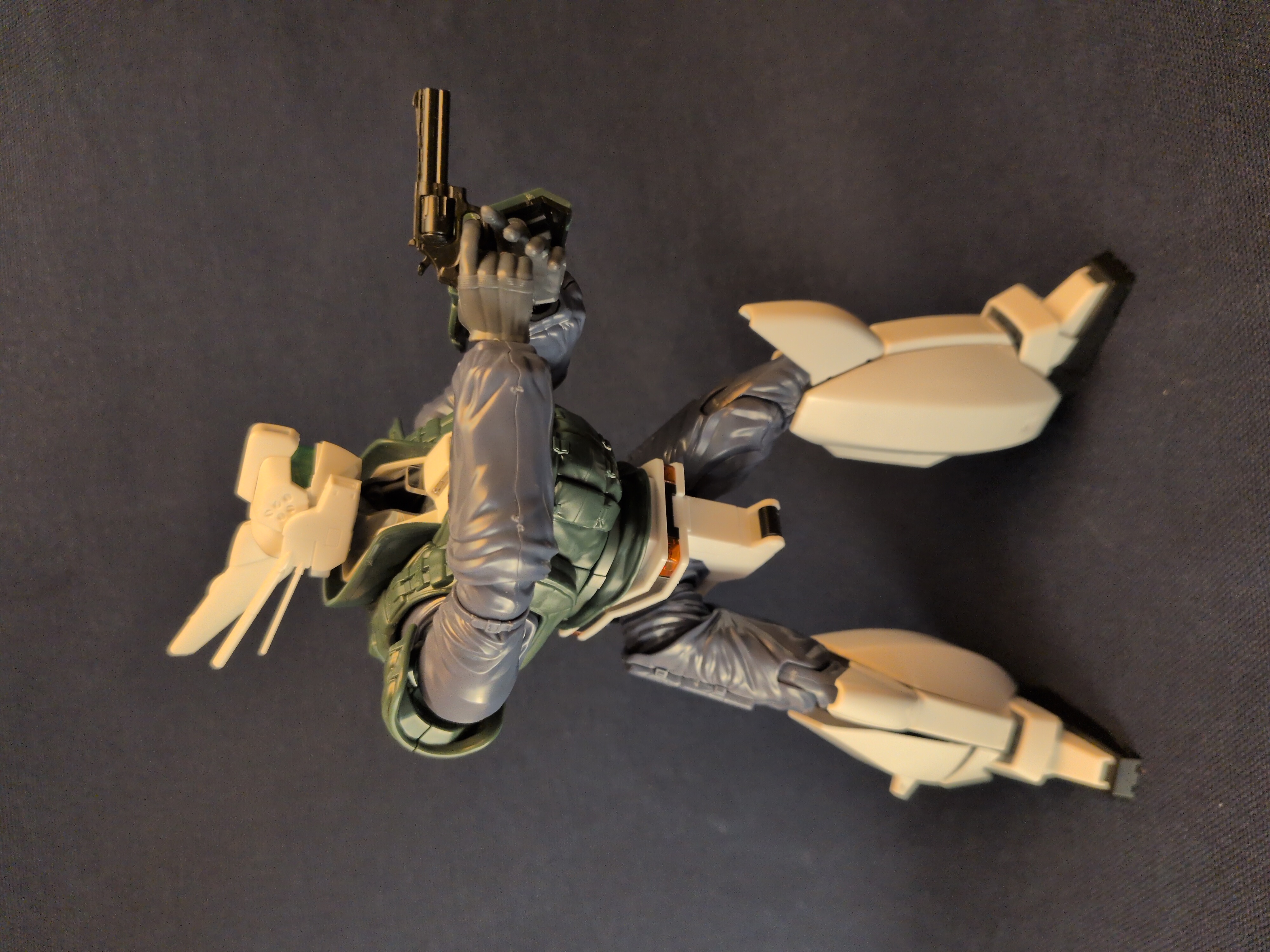 patlabor aiming the revolver