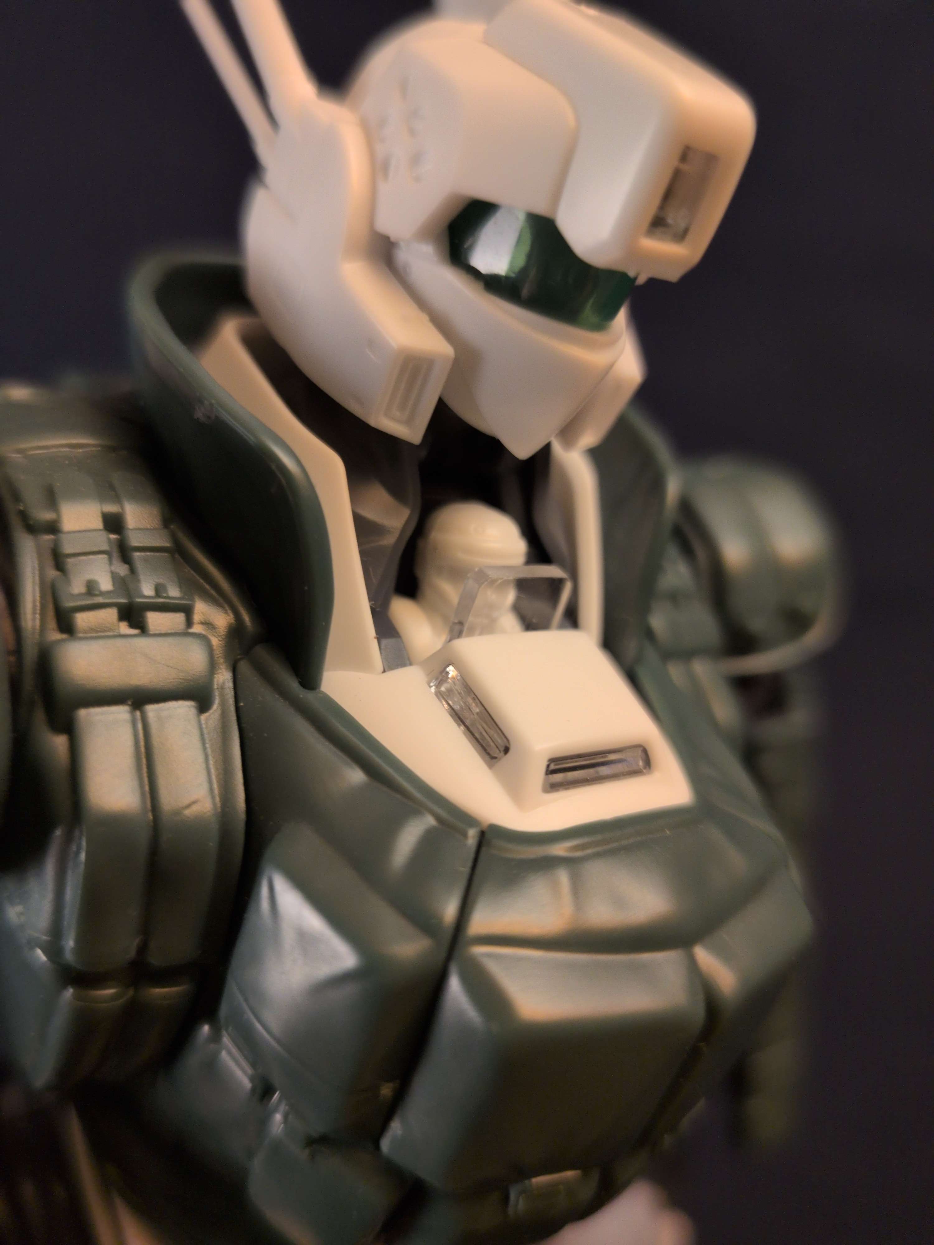 patlabor pilot exposed out the hatch
