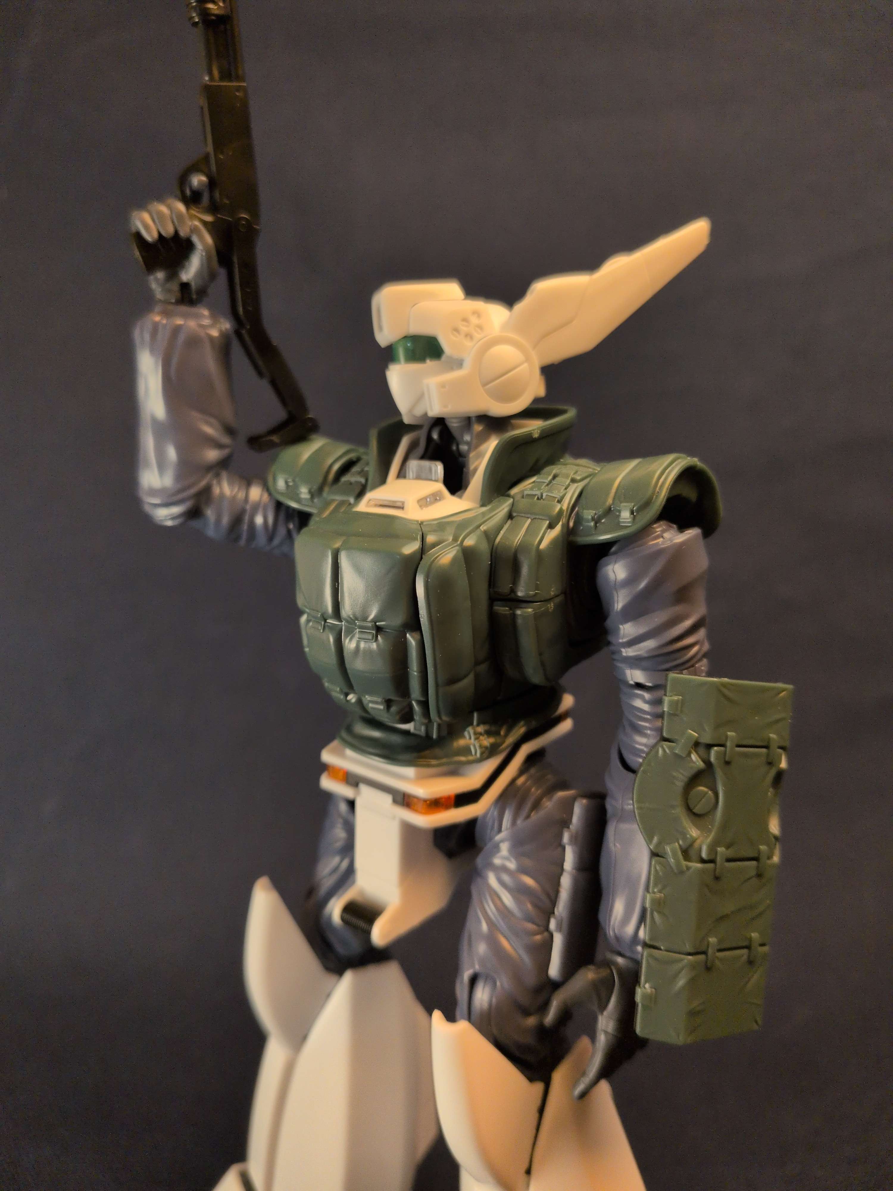 patlabor standing with riotgun